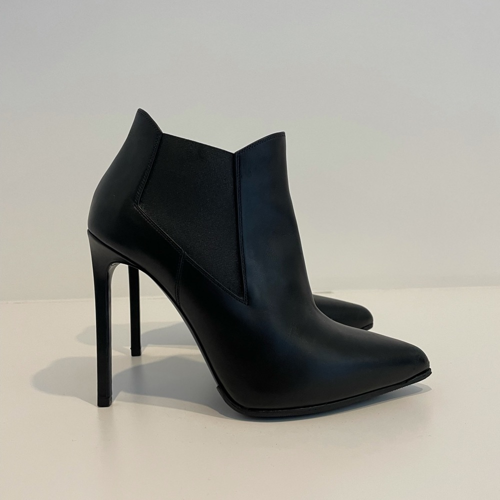Saint Laurent leather ankle booties size 7